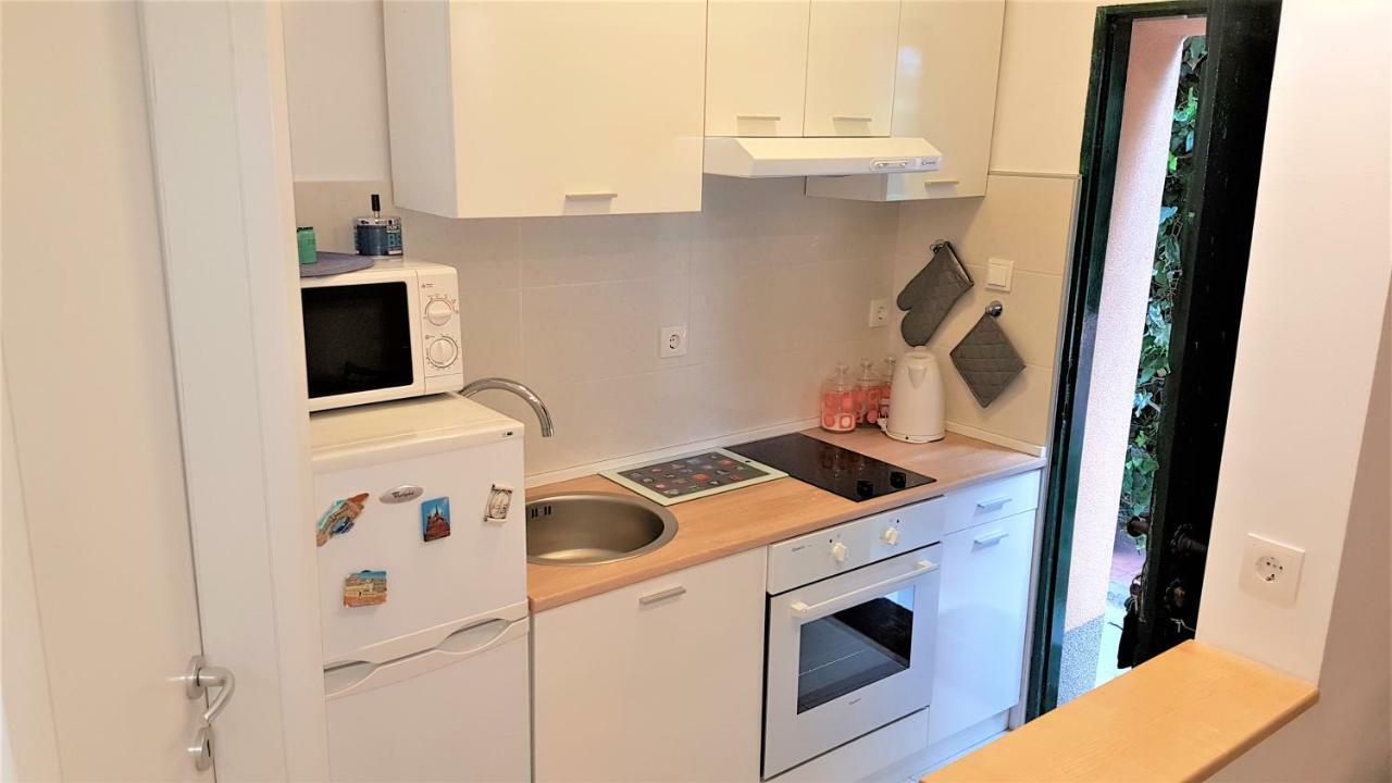 Apartment Bezic Kaštela Екстериор снимка