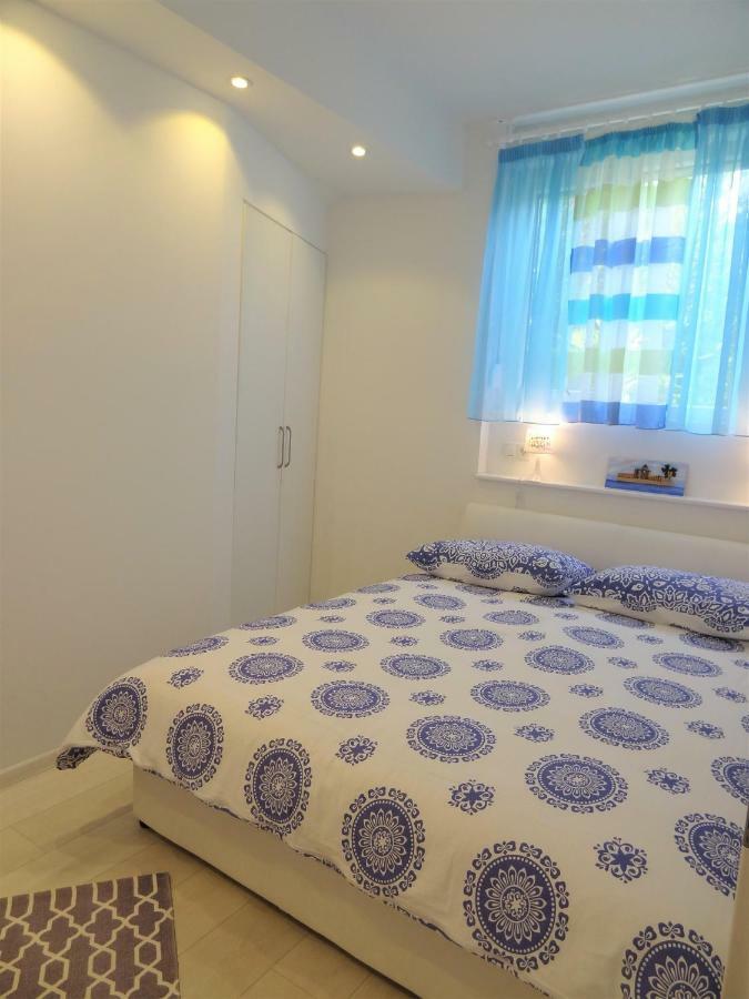 Apartment Bezic Kaštela Екстериор снимка
