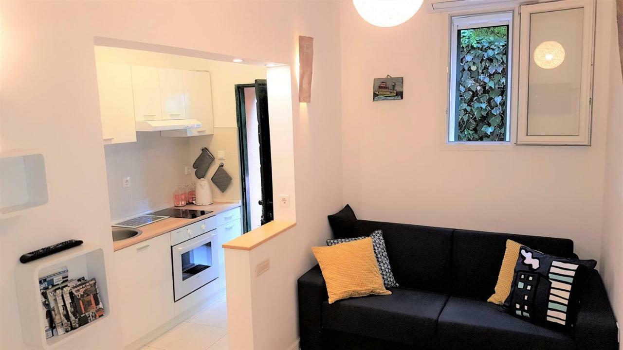 Apartment Bezic Kaštela Екстериор снимка