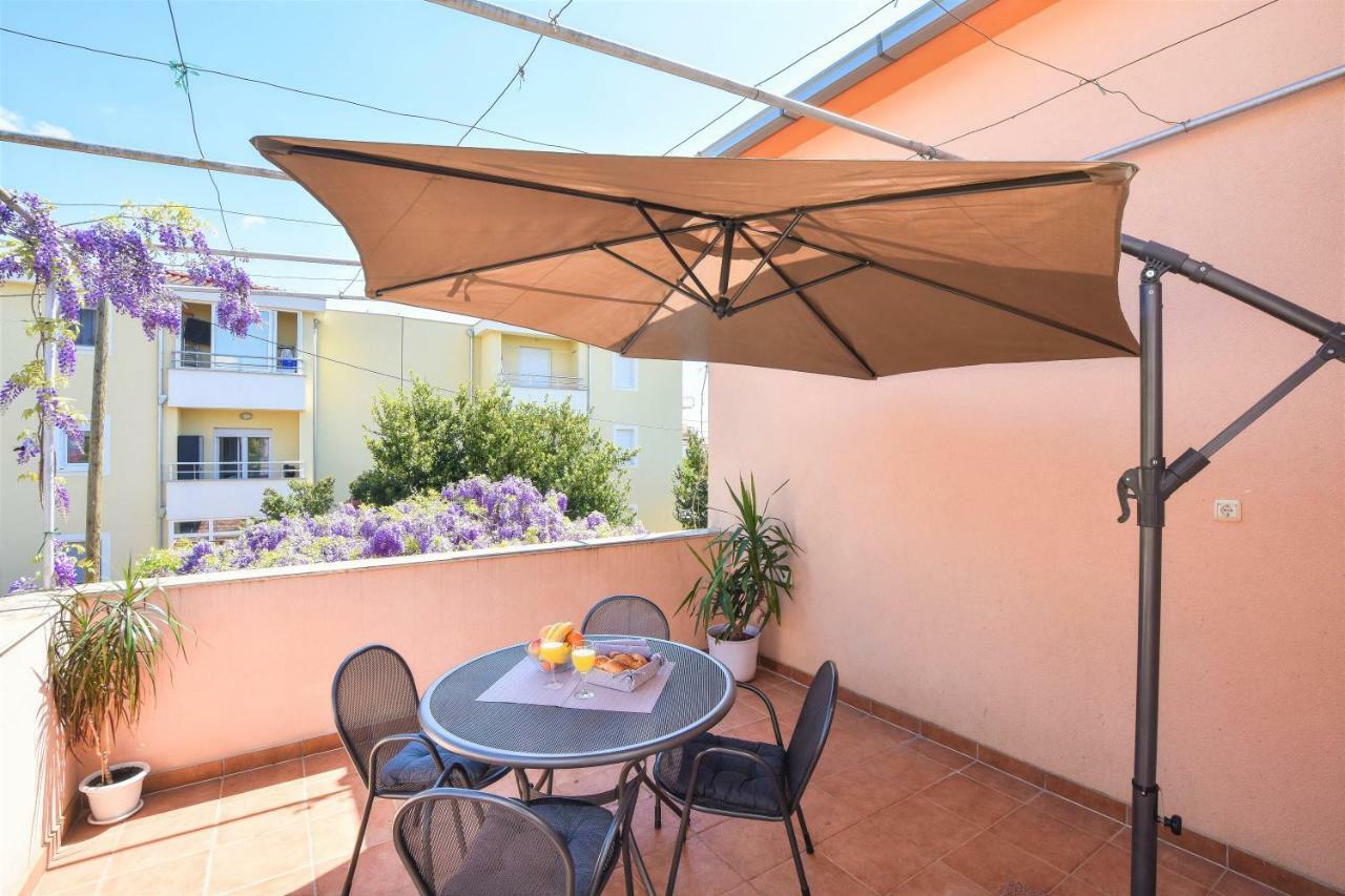 Apartment Bezic Kaštela Екстериор снимка