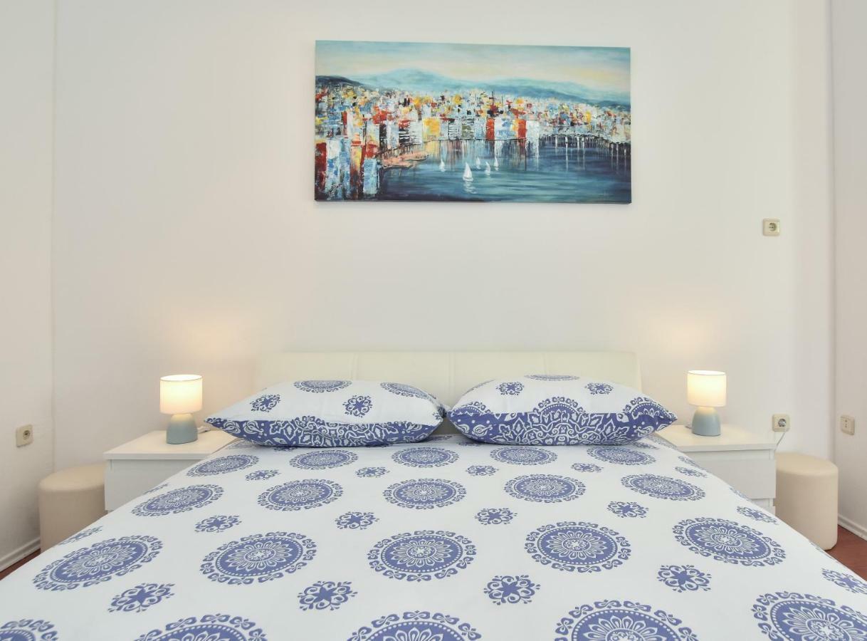 Apartment Bezic Kaštela Екстериор снимка
