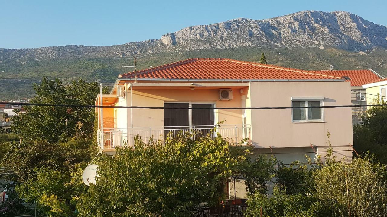 Apartment Bezic Kaštela Екстериор снимка